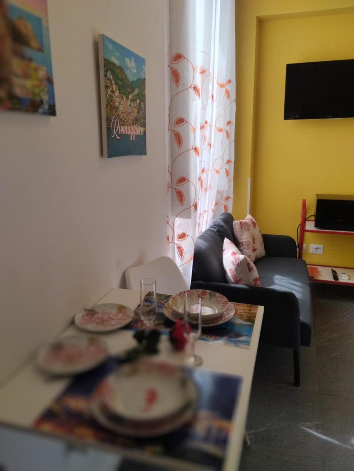 Casa Vacanze Buddy La Tua Base Per Visitare Il Mare Delle Cinque Terre Apartment La Spezia Ngoại thất bức ảnh